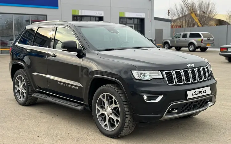 Jeep Grand Cherokee 2018 года за 18 000 000 тг. в Уральск