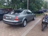 Volkswagen Passat 2001 года за 1 500 000 тг. в Уральск – фото 4