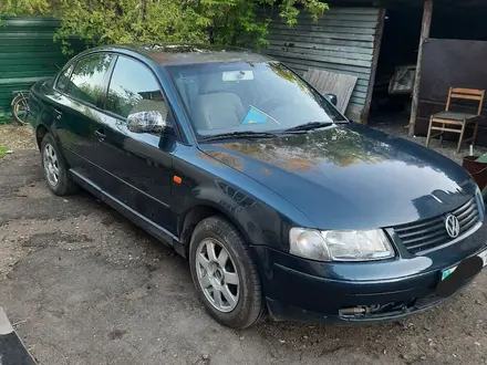 Volkswagen Passat 2001 года за 2 200 000 тг. в Павлодар – фото 2