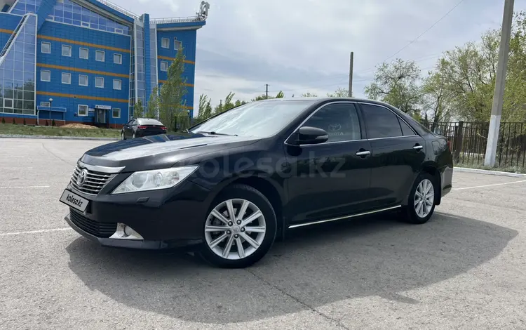 Toyota Camry 2014 года за 8 100 000 тг. в Актобе
