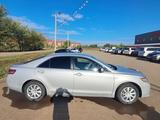 Toyota Camry 2011 года за 5 000 000 тг. в Уральск – фото 2