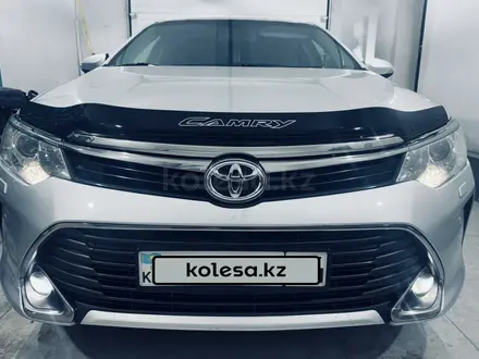 Toyota Camry 2015 года за 9 800 000 тг. в Актобе – фото 22