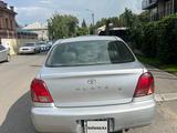 Toyota Platz 2000 года за 2 600 000 тг. в Усть-Каменогорск – фото 2