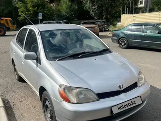 Toyota Platz, 2000