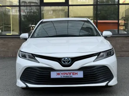 Toyota Camry 2019 года за 9 990 000 тг. в Семей – фото 2