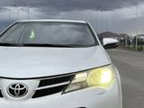 Toyota RAV4 2015 года за 9 700 000 тг. в Атырау – фото 3