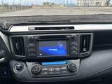 Toyota RAV4 2015 года за 9 700 000 тг. в Атырау – фото 5