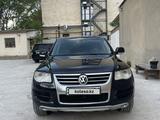 Volkswagen Touareg 2009 года за 7 500 000 тг. в Шымкент