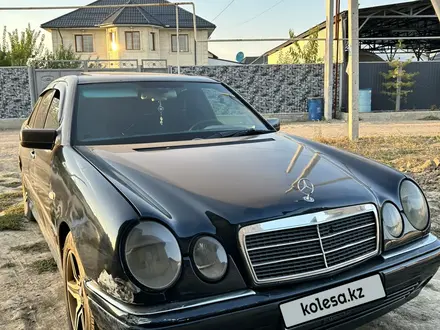 Mercedes-Benz E 280 1996 года за 1 900 000 тг. в Алматы