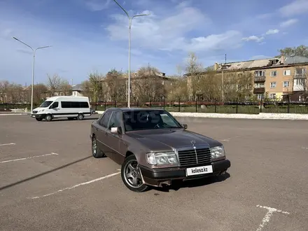 Mercedes-Benz E 200 1993 года за 1 500 000 тг. в Караганда – фото 2