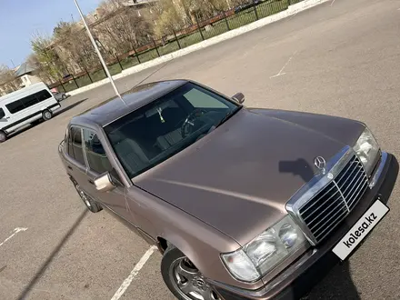 Mercedes-Benz E 200 1993 года за 1 500 000 тг. в Караганда – фото 4