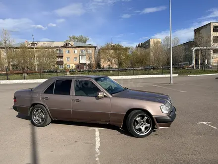 Mercedes-Benz E 200 1993 года за 1 500 000 тг. в Караганда – фото 5