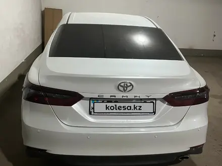 Toyota Camry 2023 года за 17 300 000 тг. в Алматы – фото 2