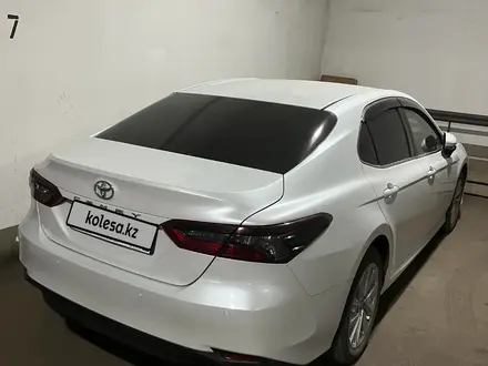 Toyota Camry 2023 года за 17 300 000 тг. в Алматы – фото 3