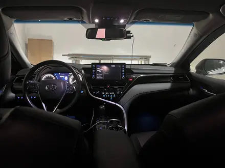 Toyota Camry 2023 года за 17 300 000 тг. в Алматы – фото 13
