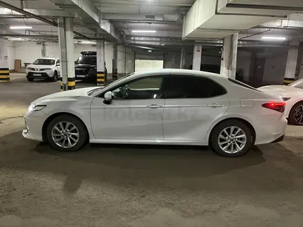 Toyota Camry 2023 года за 17 300 000 тг. в Алматы – фото 5