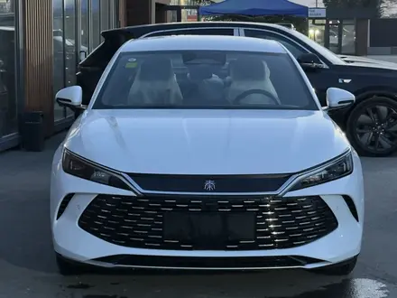 BYD Qin L DM-i 2025 года за 9 666 000 тг. в Алматы
