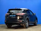 Toyota RAV4 2017 года за 11 120 000 тг. в Актобе – фото 3