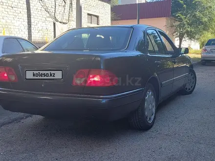 Mercedes-Benz E 280 1997 года за 3 800 000 тг. в Талдыкорган – фото 5