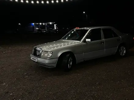 Mercedes-Benz E 230 1990 года за 1 600 000 тг. в Шу – фото 5