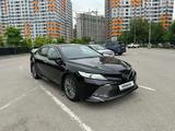 Toyota Camry 2018 года за 13 500 000 тг. в Алматы – фото 4