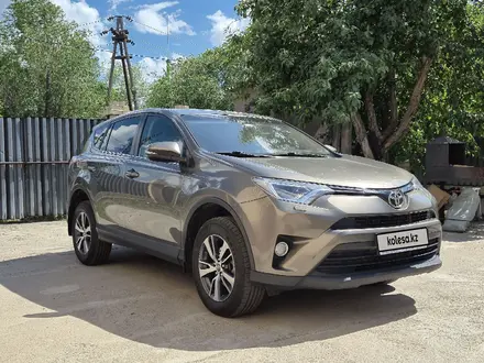 Toyota RAV4 2016 года за 9 800 000 тг. в Астана