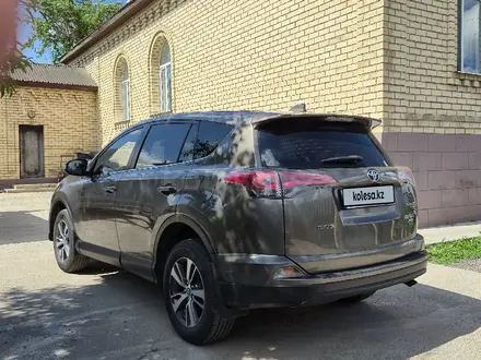Toyota RAV4 2016 года за 9 800 000 тг. в Астана – фото 4
