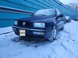 Volkswagen Vento 1992 годаfor800 000 тг. в Астана