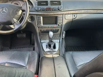 Mercedes-Benz E 500 2003 года за 5 400 000 тг. в Тараз – фото 11