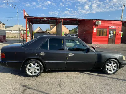 Mercedes-Benz E 200 1991 года за 1 350 000 тг. в Кентау – фото 4