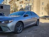 Toyota Camry 2015 года за 10 500 000 тг. в Семей – фото 2