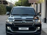 Toyota Land Cruiser 2018 года за 36 500 000 тг. в Шымкент – фото 2