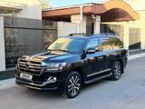 Toyota Land Cruiser 2018 года за 36 500 000 тг. в Шымкент