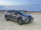 Toyota RAV4 2016 года за 8 700 000 тг. в Актау