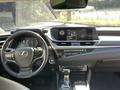 Lexus ES 300h 2020 года за 16 000 000 тг. в Алматы – фото 9