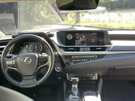 Lexus ES 300h 2020 года за 16 000 000 тг. в Алматы – фото 9