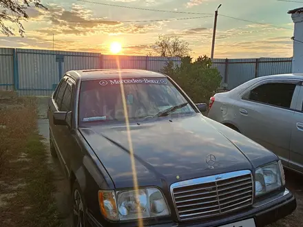 Mercedes-Benz E 220 1993 года за 1 300 000 тг. в Жезказган