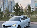 Kia Rio 2021 года за 7 500 000 тг. в Астана