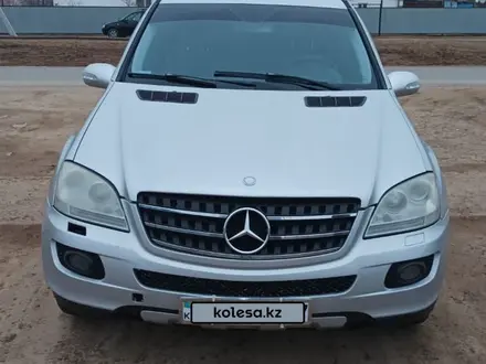 Mercedes-Benz ML 350 2005 года за 4 500 000 тг. в Уральск – фото 3