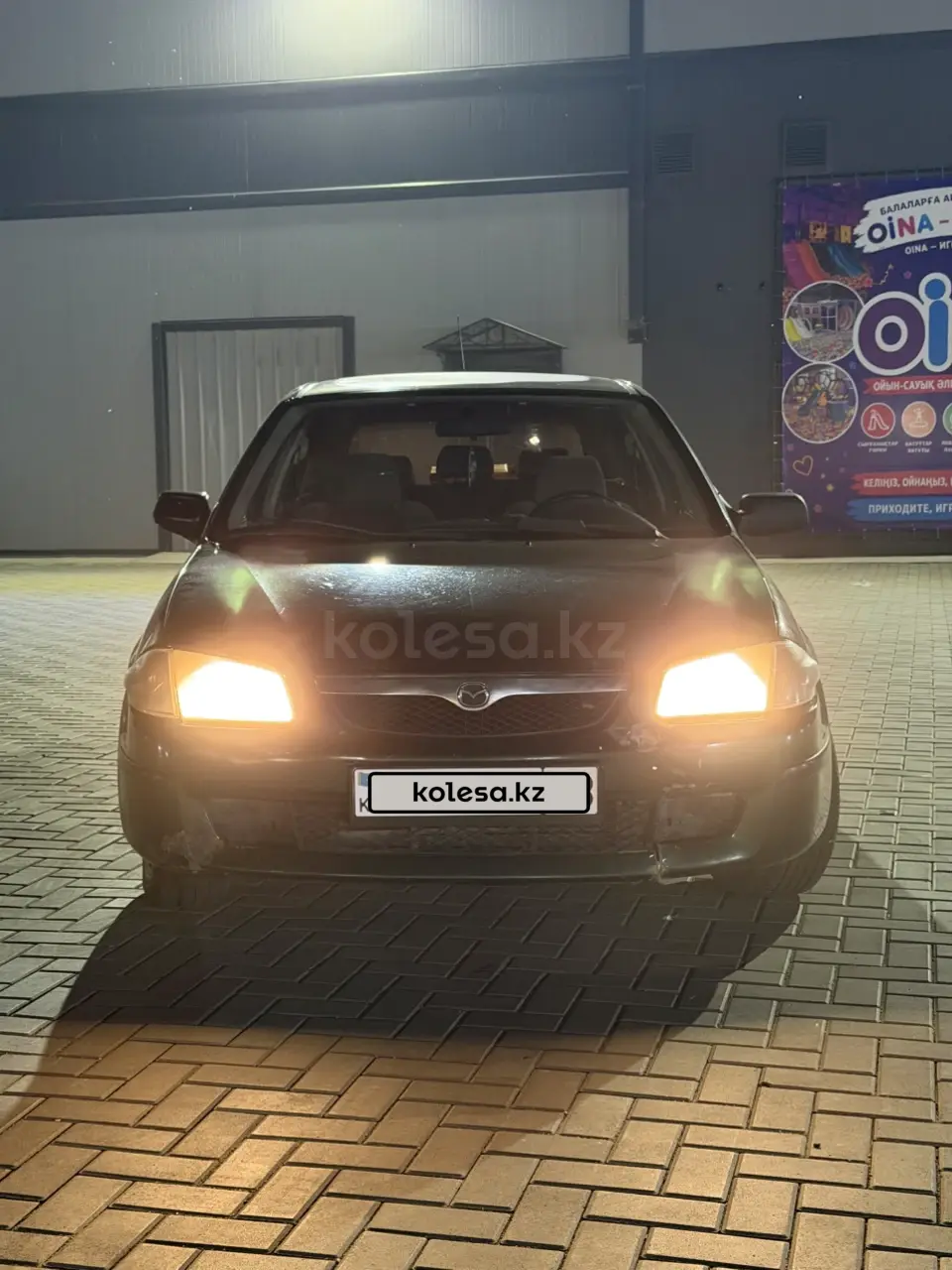 Mazda 323, 1999