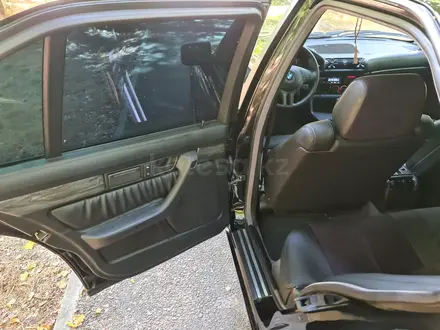 BMW 540 1995 года за 8 000 000 тг. в Алматы – фото 10