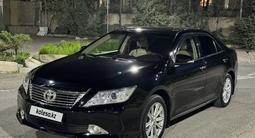 Toyota Camry 2014 годаfor11 500 000 тг. в Шымкент – фото 2