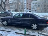 Mercedes-Benz E 230 1997 года за 2 600 000 тг. в Павлодар – фото 3