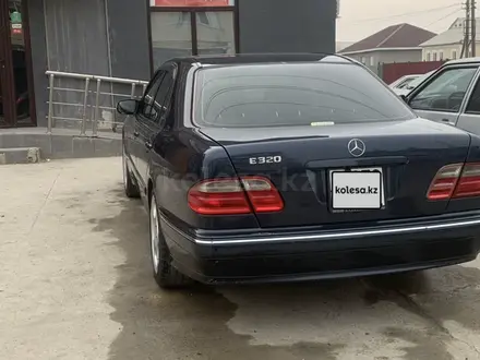 Mercedes-Benz E 240 2001 года за 4 700 000 тг. в Атырау – фото 3