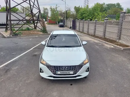 Hyundai Accent 2020 года за 6 100 000 тг. в Алматы – фото 2