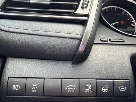 Toyota Camry 2021 года за 16 900 000 тг. в Астана – фото 2
