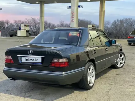 Mercedes-Benz E 280 1994 года за 4 200 000 тг. в Алматы