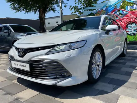 Toyota Camry 2019 года за 13 290 000 тг. в Алматы