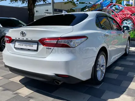 Toyota Camry 2019 года за 13 290 000 тг. в Алматы – фото 6