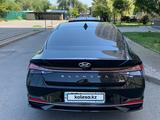 Hyundai Elantra 2022 годаүшін10 500 000 тг. в Алматы – фото 3